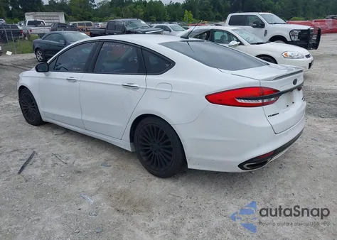 2018 Ford Fusion Titanium z USA, uszkodzony, nr VIN 3FA6P0D95JR219705